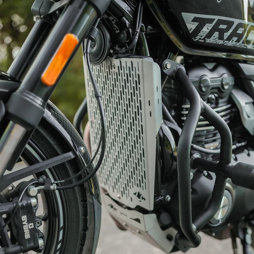 LEGUNDARY TRIUMPH 400 series VECTOR RADIATOR GRILL SILVER