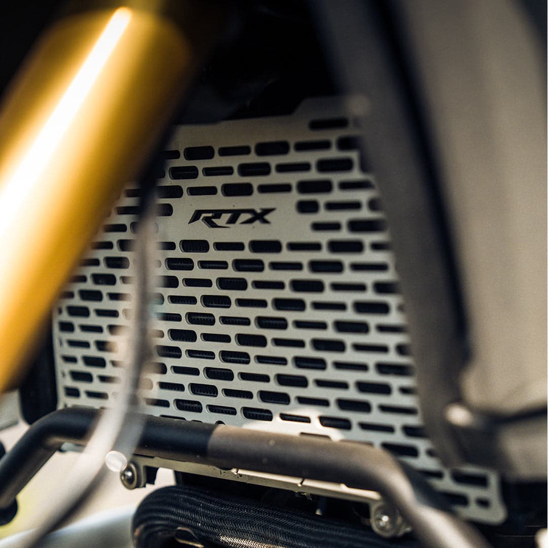 APACHE RTX 300 VECTOR RADIATOR GRILL SILVER